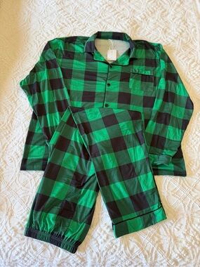 **NWT** SWOMOG Green and Black men’s pajama set size xl